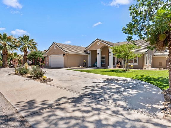 3rd image of 2745 Bloomington Hills Dr