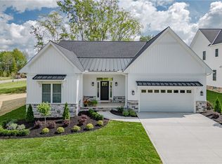 6477 N Cobblestone Rd, Mayfield Village, OH 44143