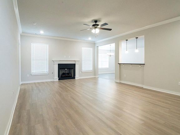 4th image of 420 Coconut Ln