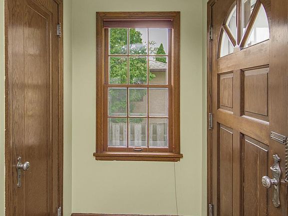 5th image of 638 6th Ave S