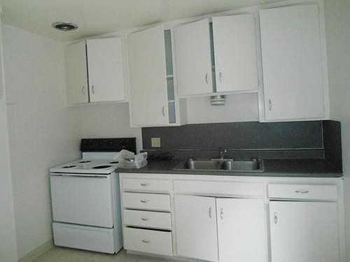 2nd image of 3011 G St APT 4