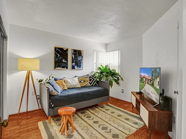 420 SW 113th Ter — Photo 20