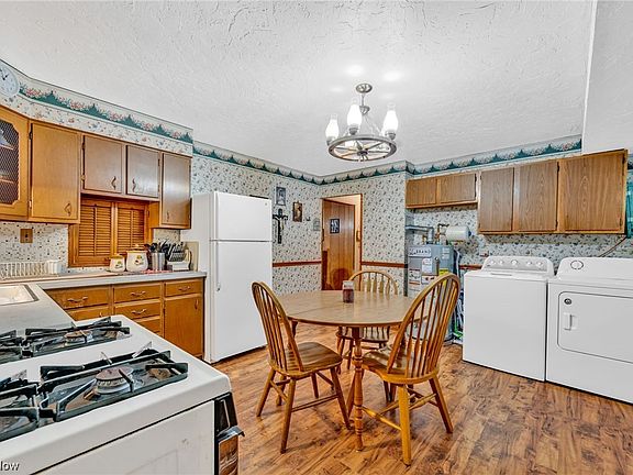 3rd image of 731 E 258th St
