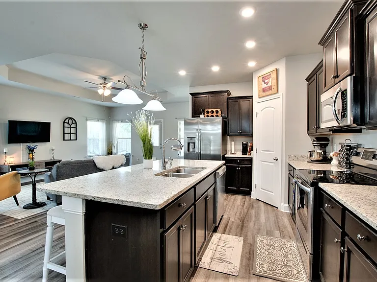 155 Grey Fawn Trl — Photo 2