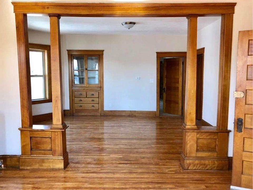 1st image of 36 Blossom St #3