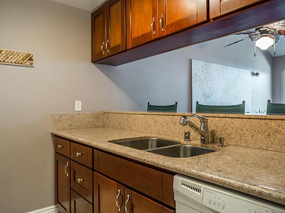5th image of 610 Gilbert Ave APT 8