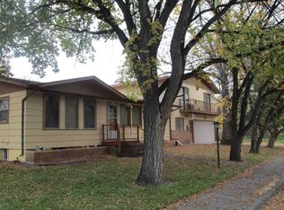 1018 5th Ave NW, Minot, ND 58703