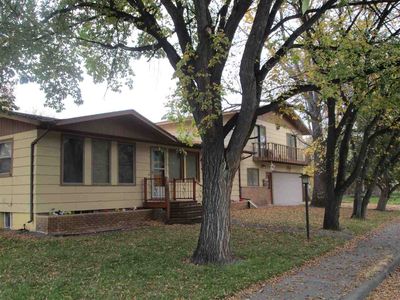 1018 5th Ave NW, Minot, ND, 58703