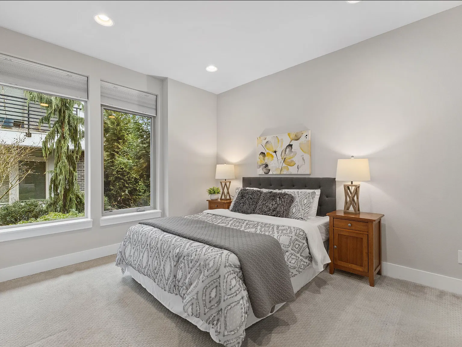 4 bed, 3.5 bath, 2209 sqft, $4,900 — Photo 3