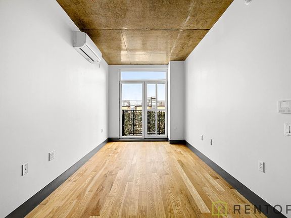 4th image of 338 Evergreen Ave #454