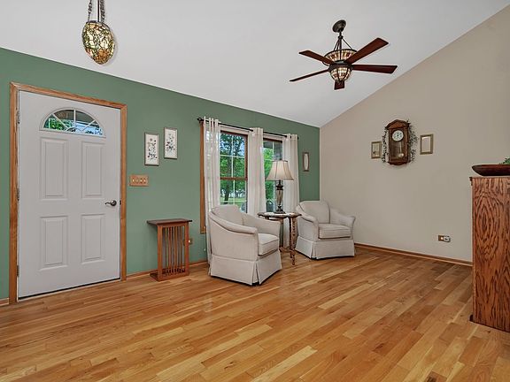 3rd image of 1214 Country Dr