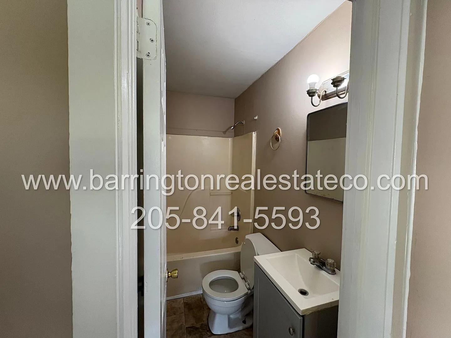 Tarrant — Photo 4