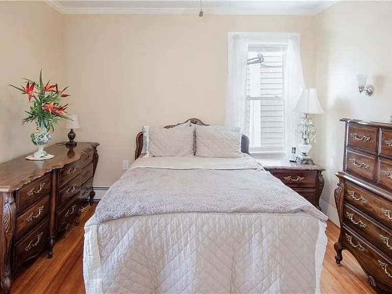 27 Peckham Ave — Photo 8