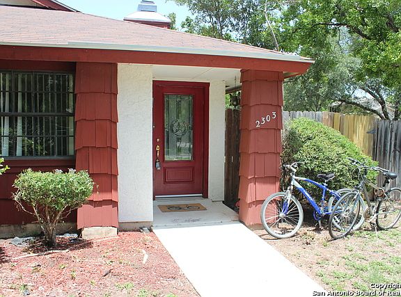 2nd image of 2303 Shady Crest Cir