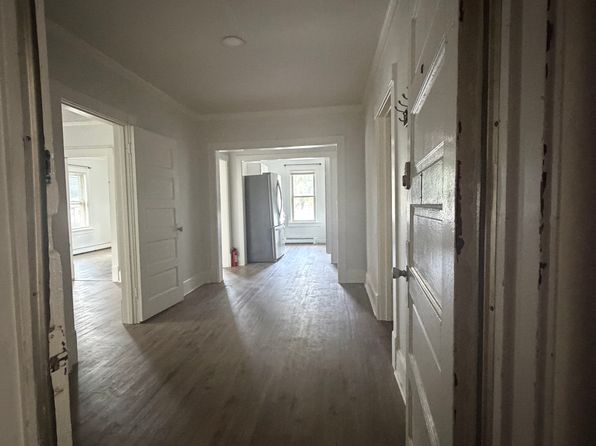325 Fredonia Ave #1