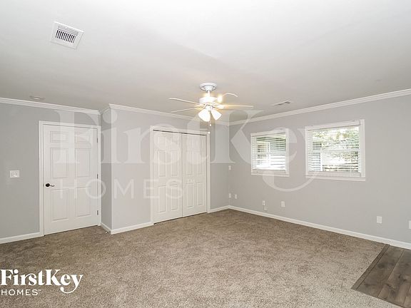 3rd image of 76 Hunters Cir