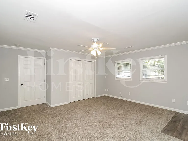 76 Hunters Cir — Photo 3