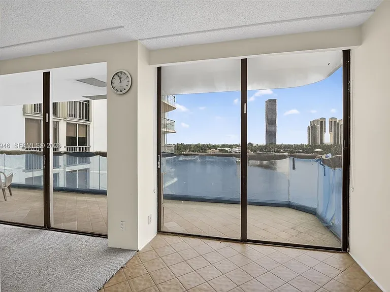 19707 Turnberry Way #7F — Photo 14
