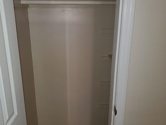 5th image of 323 Sanford Ave #204