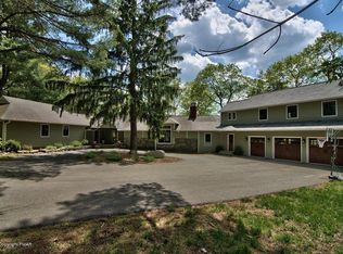 207 Flatrock Rd, Buck Hill Falls, PA 18323