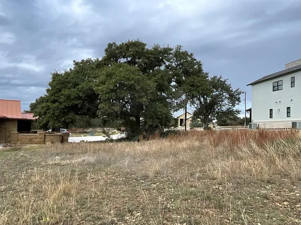 103 Savannah Ct, Blanco, TX 78606