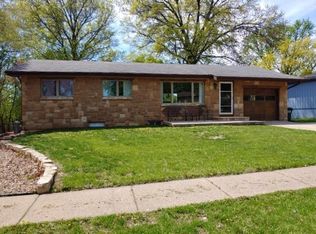 2109 Kingston Dr, Lawrence, KS 66049