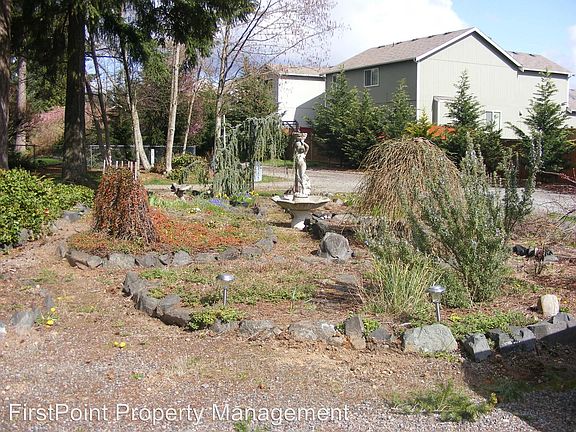 4th image of 16714 127th Ave E