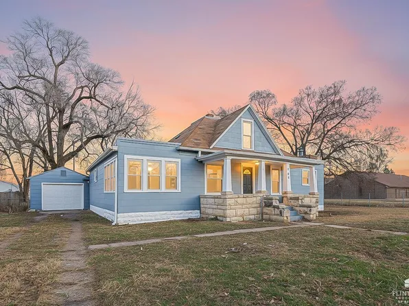 704 W 13th St, Junction City, KS 66441