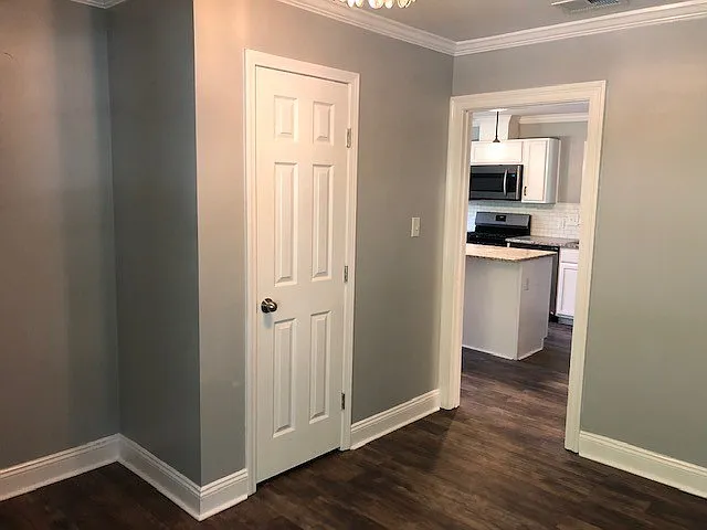1259 W Bellewood Dr — Photo 6