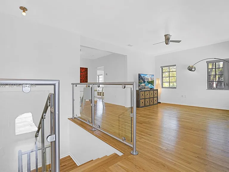 1600 Michigan Ave #6 — Photo 3