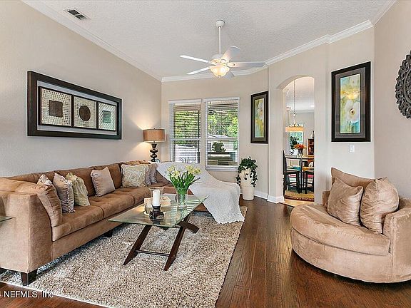 5th image of 4575 SHERMAN HILLS Parkway
