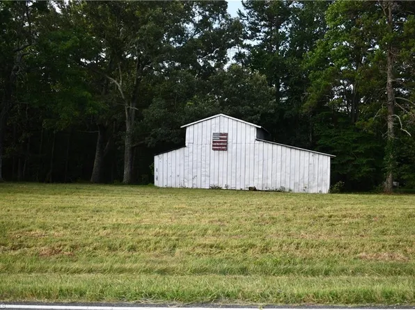 2061 McCray Rd, Burlington, NC 27217