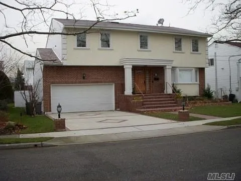 520 Hemlock Dr photo 1