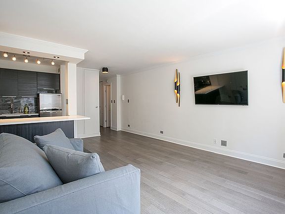 4th image of 220 E 60th St APT 9G