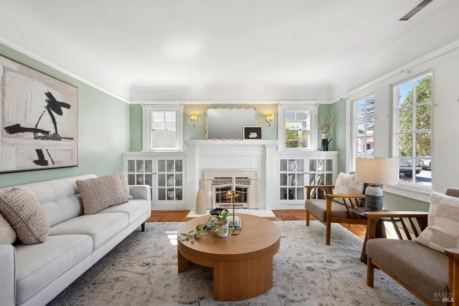 2 bed, 1.5 bath, 1000 sqft, $3,500 — Photo 2
