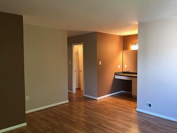 5th image of 13033 Blakeslee Ct #A
