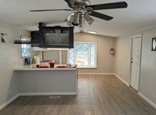 1100 W Locust St #28, Canton, IL 61520