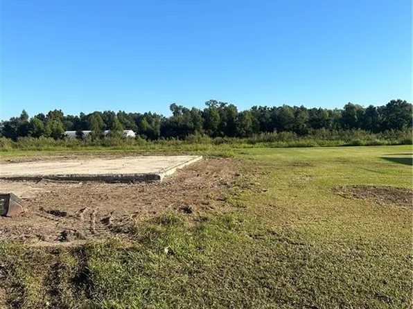 196 Bazile Dr, Braithwaite, LA 70040