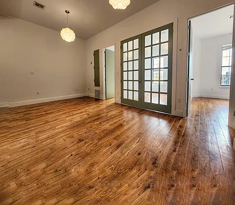 Rented by RELEASE NY | media 20