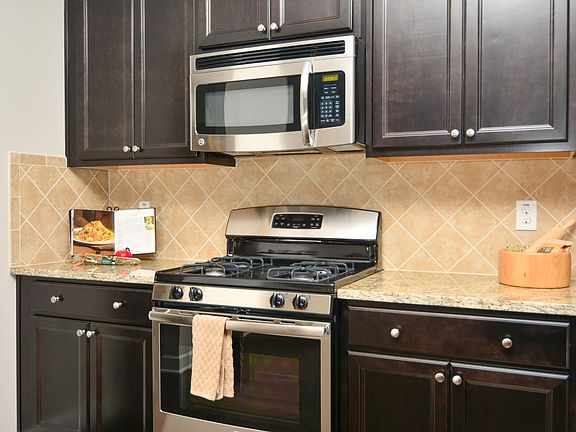 4th image of 89 Radcliffe Ct #L45lkc