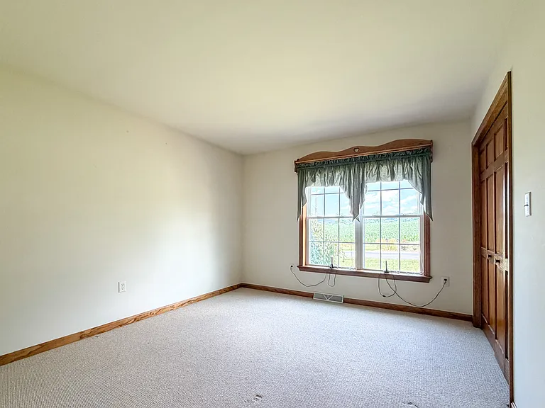 1387 Sheep Hill Rd — Photo 21