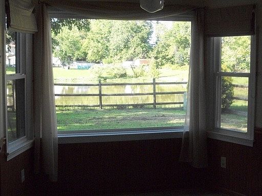 2nd image of 937 Fairborn Cir