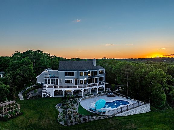 2nd image of 9 Clare Rd