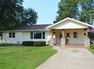 318 S 2nd St, Cameron, WI 54822