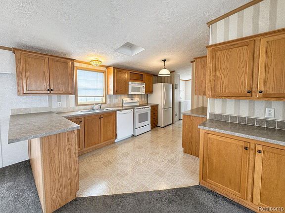 5th image of 29258 Hidden River Dr