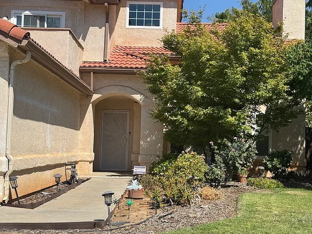 3 bed, 1789 sqft, $2,600 — Photo 2