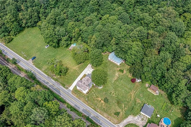 2844 Seanor Rd, Hollsopple, PA 15935 Zillow