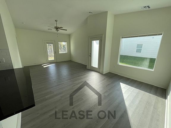 3rd image of 1719 S Hickory Creek Ct