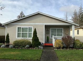 5672 Applewood Dr, Ferndale, WA 98248