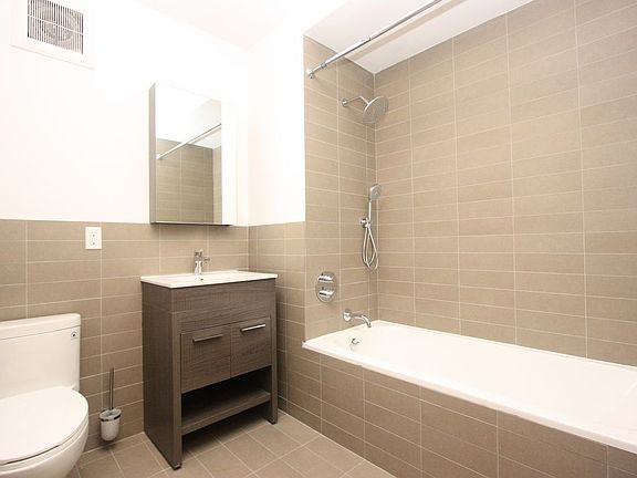 2nd image of 482 Franklin Ave APT 6M